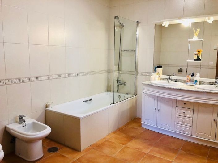 Image No.25-4 Bed Villa for sale