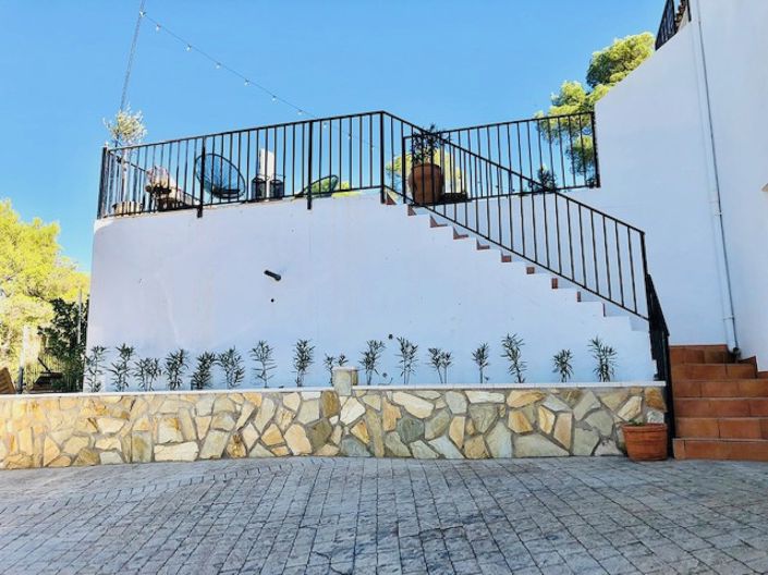 Image No.4-4 Bed Villa for sale