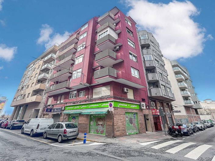 Image No.1-3 Bed Apartment for sale