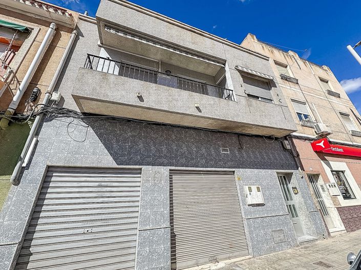 Image No.2-Maison de ville de 4 chambres à vendre à Elda