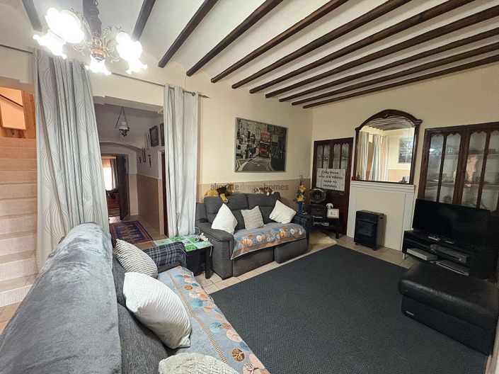 Image No.10-7 Bed Village House for sale