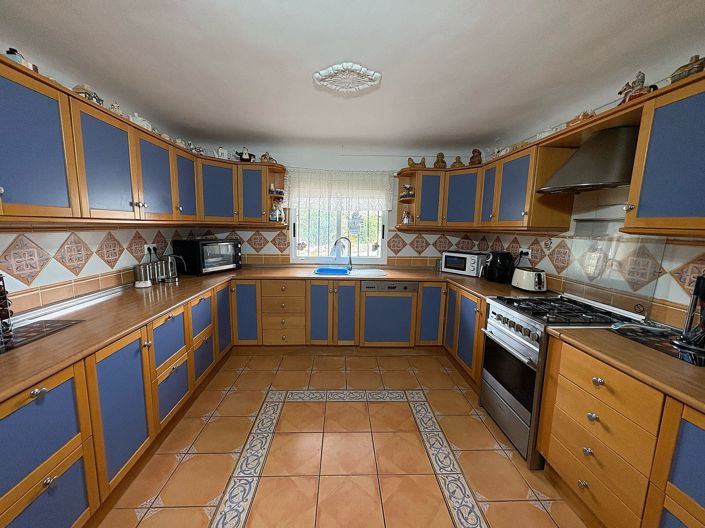 Image No.11-7 Bed Village House for sale