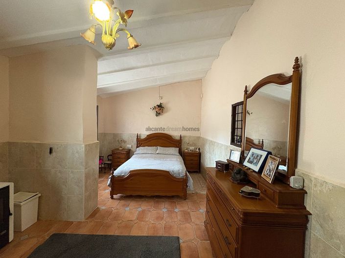 Image No.29-7 Bed Village House for sale