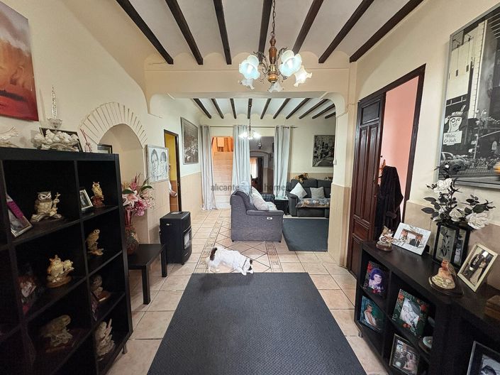 Image No.8-7 Bed Village House for sale