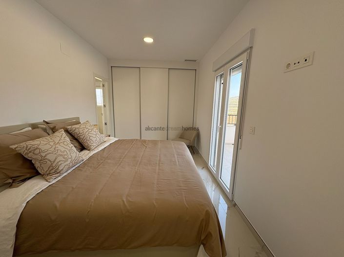 Image No.13-4 Bed Villa for sale