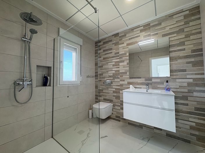 Image No.23-4 Bed Villa for sale