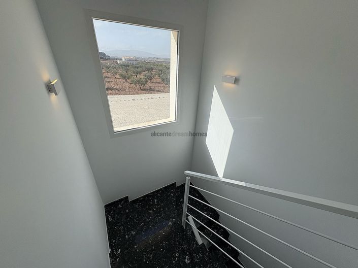 Image No.28-4 Bed Villa for sale