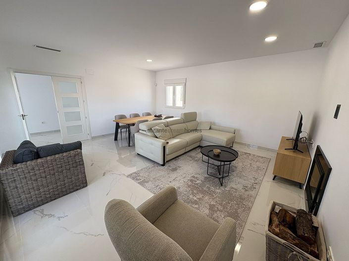 Image No.6-4 Bed Villa for sale