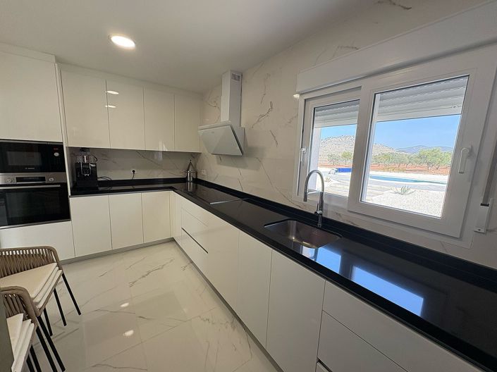 Image No.8-4 Bed Villa for sale