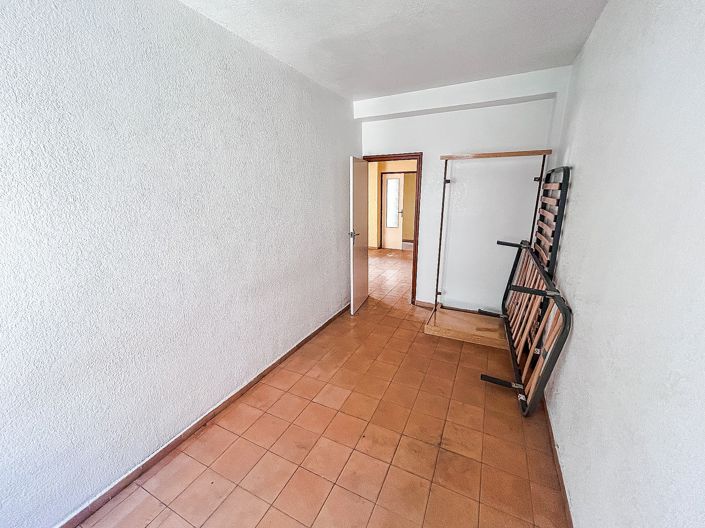 Image No.11-6 Bed Property for sale