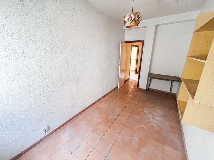 Image No.15-6 Bed Property for sale