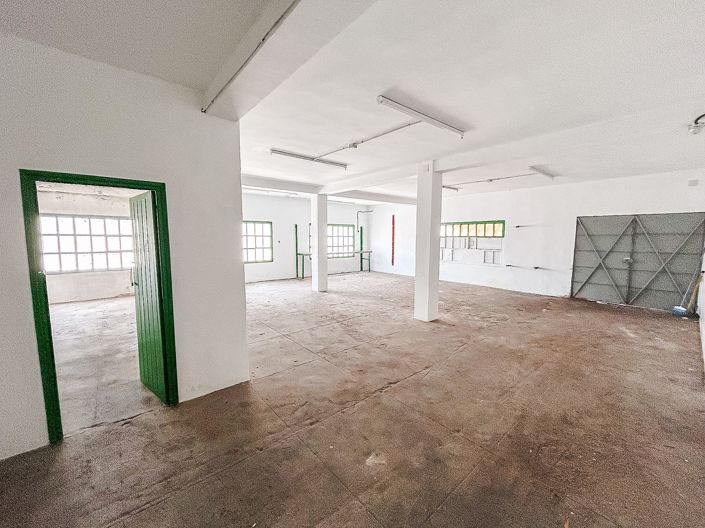 Image No.39-6 Bed Property for sale