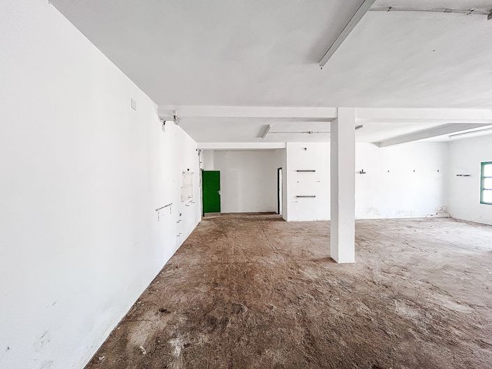 Image No.41-6 Bed Property for sale