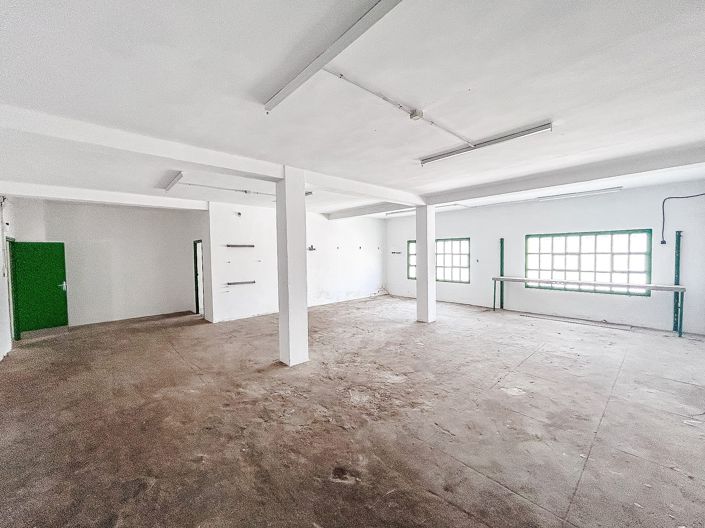 Image No.44-6 Bed Property for sale