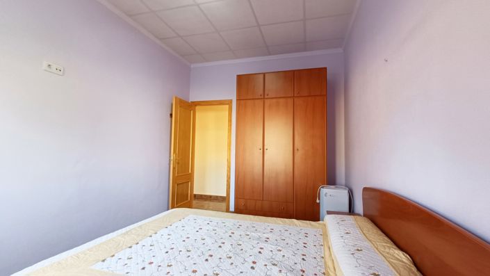 Image No.15-3 Bed Townhouse for sale