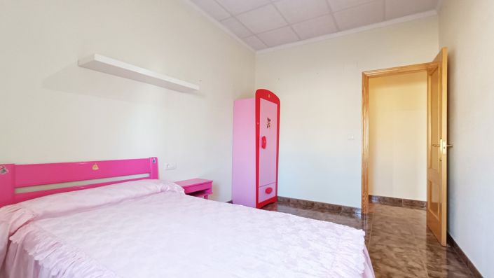 Image No.18-3 Bed Townhouse for sale