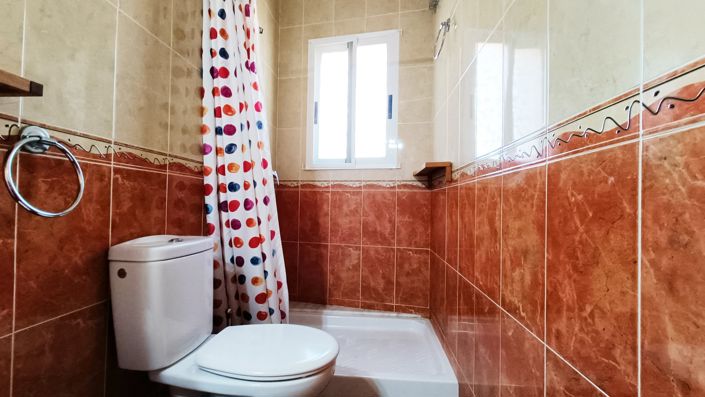 Image No.20-3 Bed Townhouse for sale