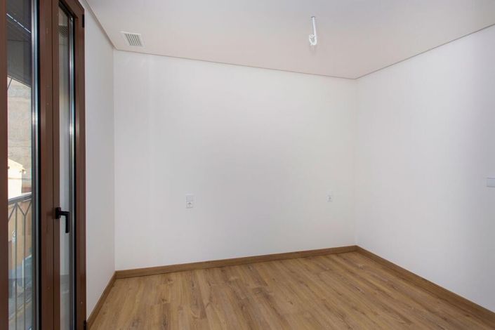 Image No.27-3 Bed Apartment for sale