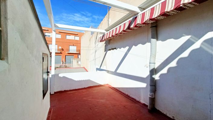 Image No.24-3 Bed Townhouse for sale