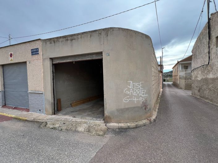 Image No.26-3 Bed Townhouse for sale