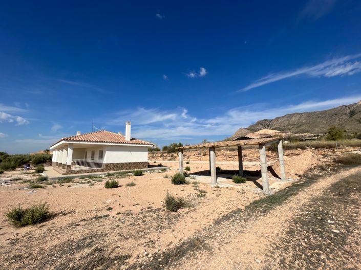 Image No.9-3 Bed Villa for sale