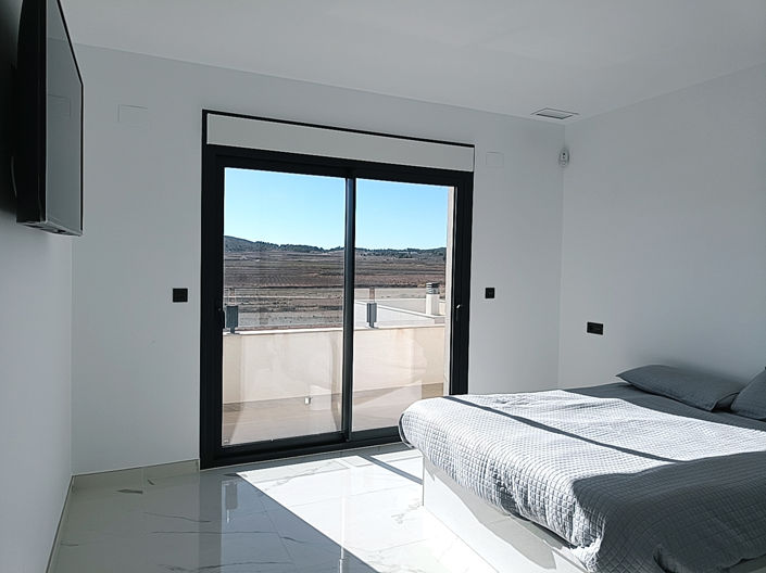 Image No.27-6 Bed Villa for sale