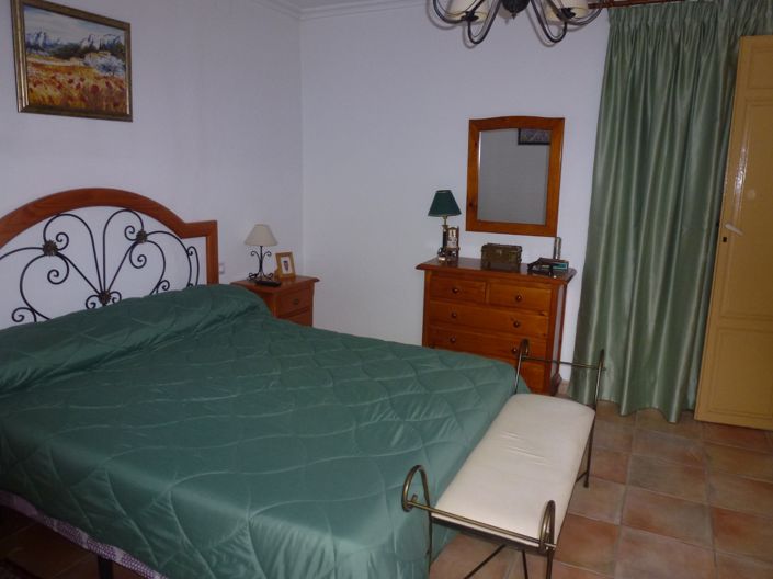 Image No.36-3 Bed Townhouse for sale