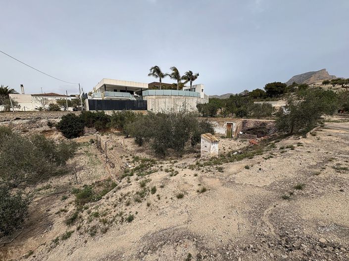 Image No.14-4 Bed Country House for sale