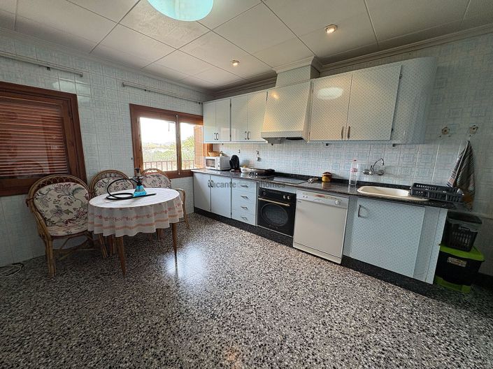 Image No.31-4 Bed Country House for sale