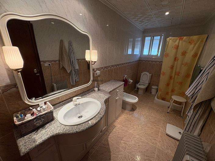 Image No.39-4 Bed Country House for sale