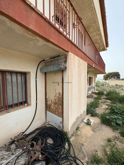 Image No.40-4 Bed Country House for sale