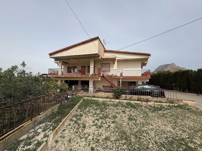 Image No.43-4 Bed Country House for sale