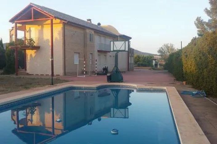 Image No.2-6 Bed Country House for sale