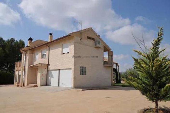 Image No.3-6 Bed Country House for sale