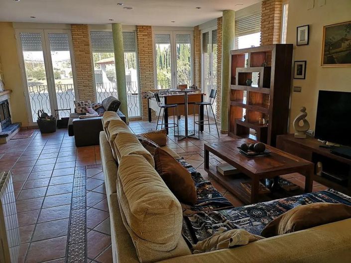 Image No.5-6 Bed Country House for sale