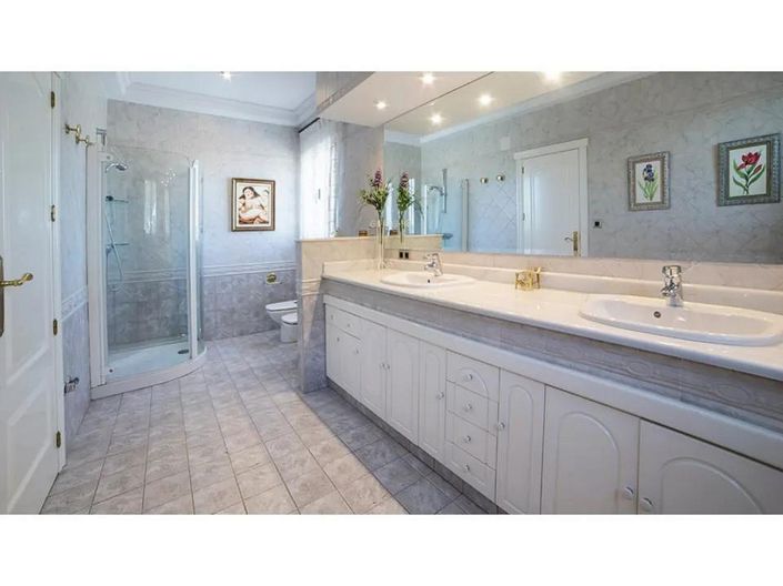 Image No.19-Villa de 6 chambres à vendre à Yecla