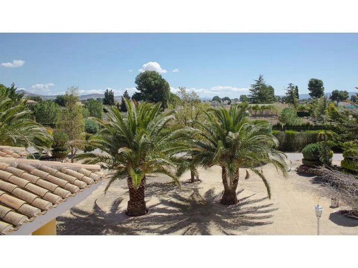 Image No.6-6 Bed Villa for sale