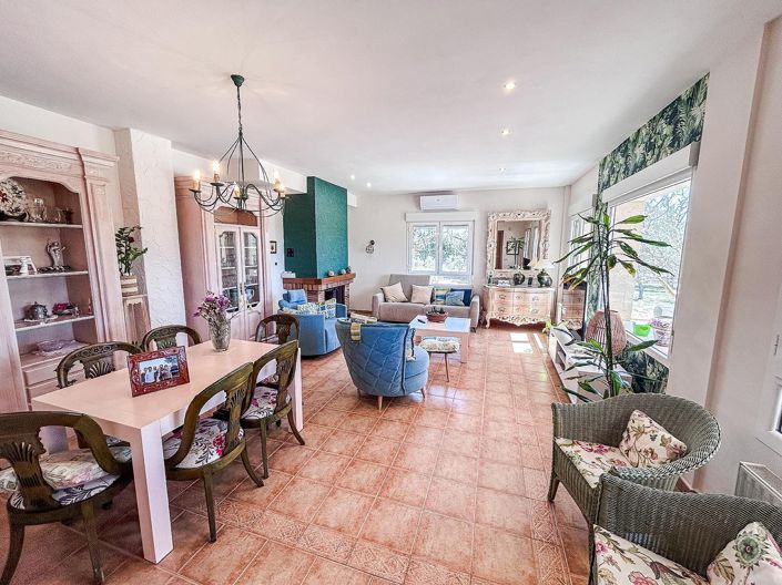 Image No.6-4 Bed Villa for sale