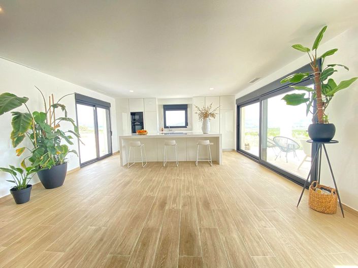 Image No.11-4 Bed Villa for sale