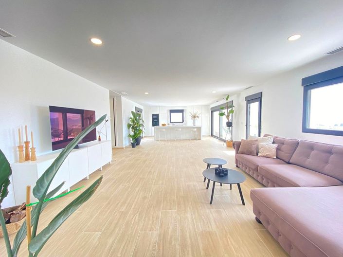 Image No.8-4 Bed Villa for sale