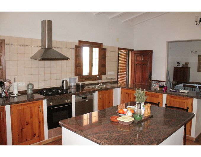 Image No.13-5 Bed Country House for sale