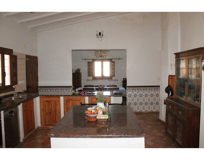 Image No.14-5 Bed Country House for sale
