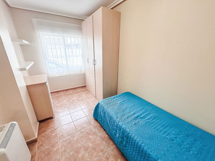 Image No.16-5 Bed Townhouse for sale