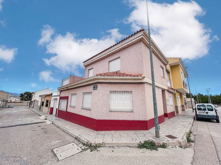 Image No.2-5 Bed Townhouse for sale