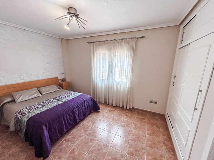 Image No.20-5 Bed Townhouse for sale