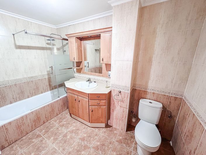 Image No.22-5 Bed Townhouse for sale