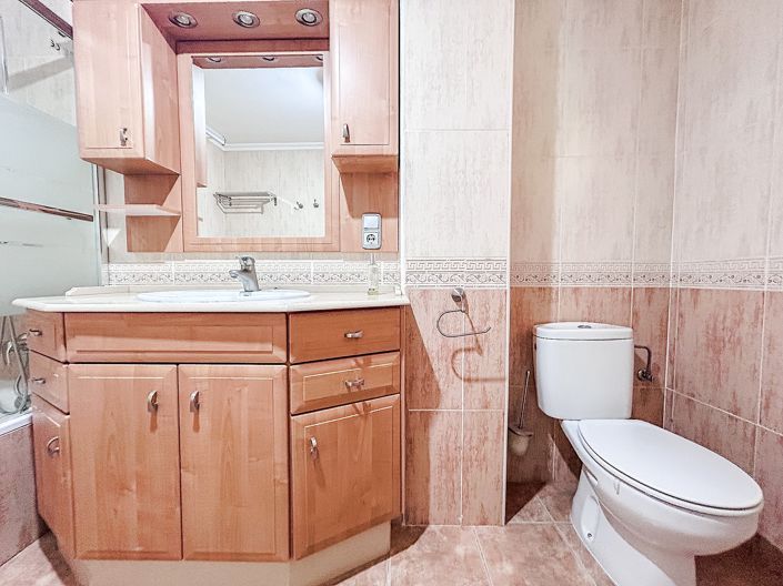 Image No.23-5 Bed Townhouse for sale