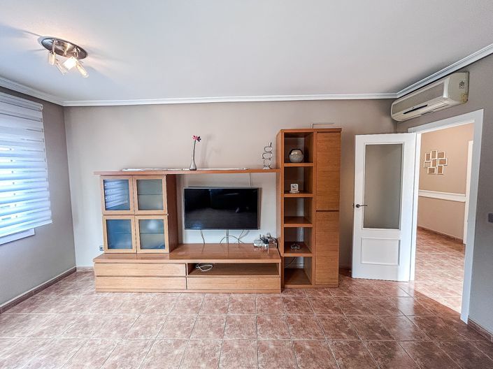 Image No.7-5 Bed Townhouse for sale