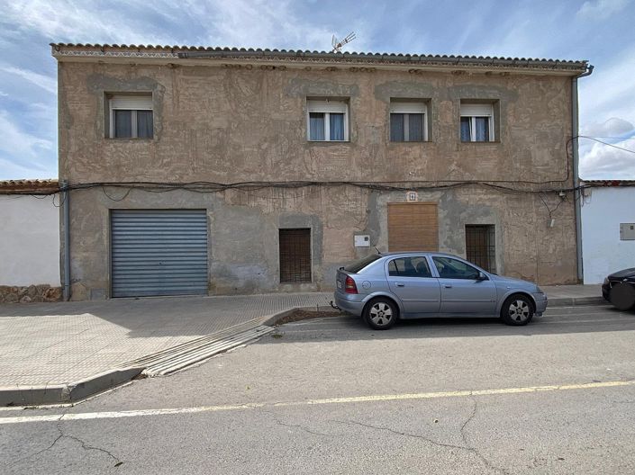Image No.1-Maison de village de 7 chambres à vendre à Pinoso