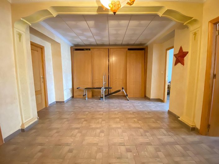 Image No.9-7 Bed Village House for sale